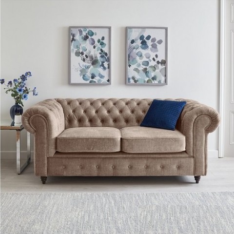 Sofa Chesterfield VALENCIA 2-osobowa – ciepły beż, elegancja i wygoda