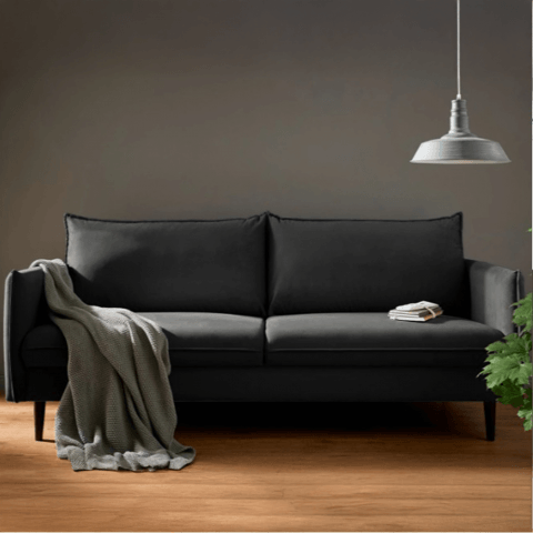 Czarna sofa trzyosobowa Verto – elegancka i wygodna, welurowa tapicerka