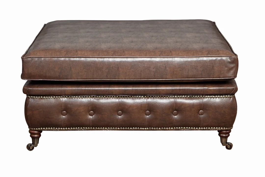 Puf pikowany glamour 100x100 VINCENT — MG 20