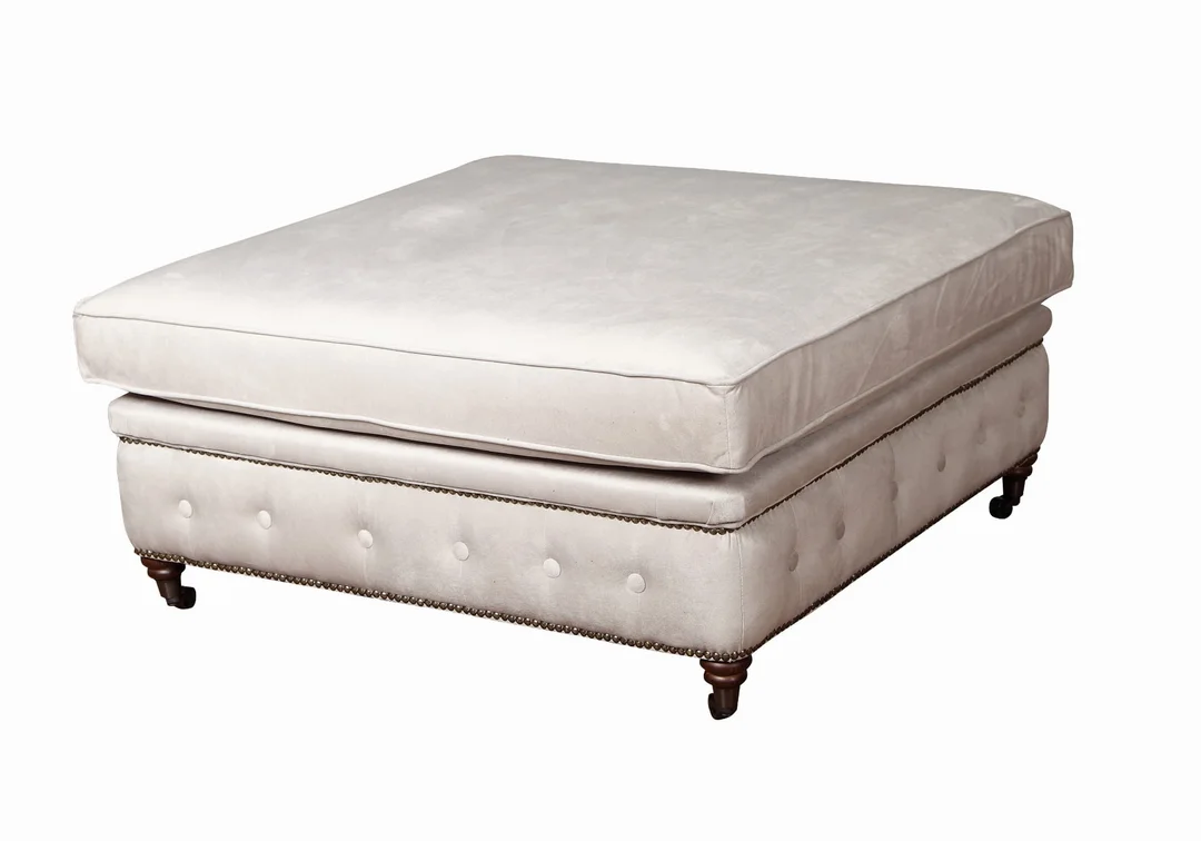 Puf pikowany glamour 100x100 VINCENT — Amore 31