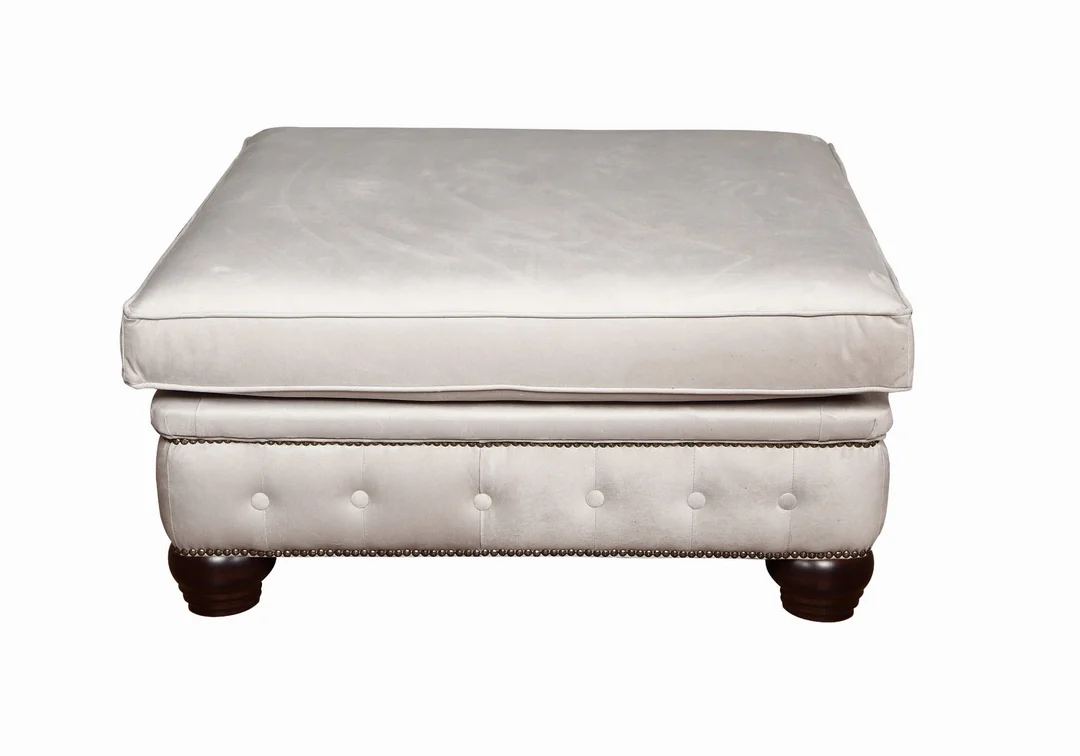 Puf pikowany glamour 100x100 VINCENT — Amore 31