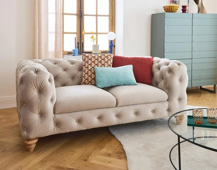 Sofa dwuosobowa pikowana TEO WOOD Chesterfield 185x100 — Riviera 21