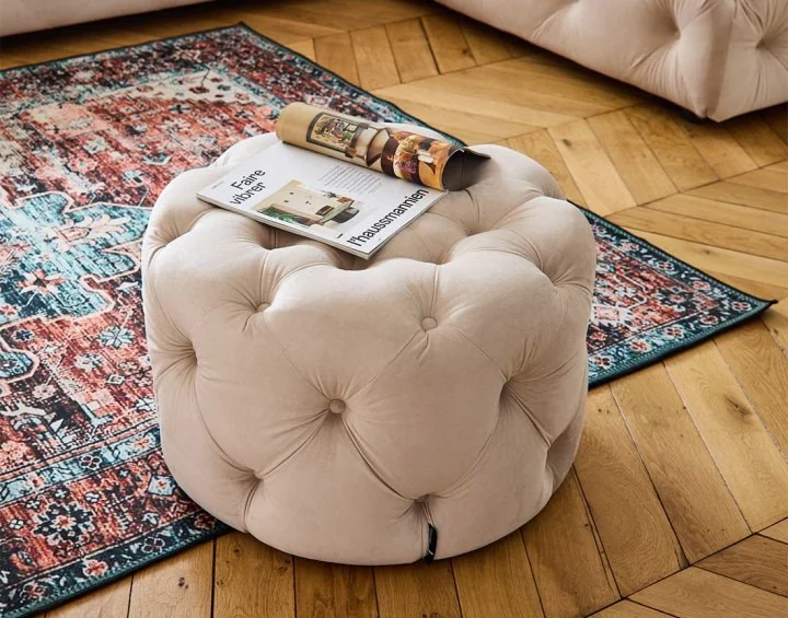 Puf pikowany Chesterfield BENTLEY 60x60 — French Velvet 672