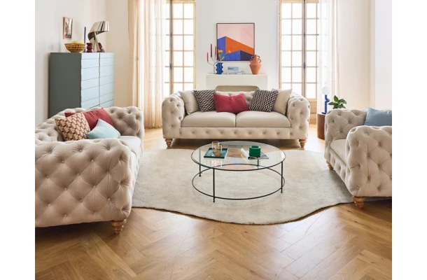 Fotel pikowany TEO WOOD Chesterfield - design i funkcjonalnosc w parze