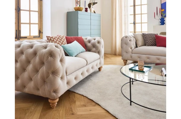 Sofa dwuosobowa pikowana TEO WOOD Chesterfield - design i funkcjonalnosc w parze
