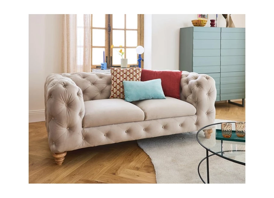 Sofa dwuosobowa pikowana TEO WOOD Chesterfield