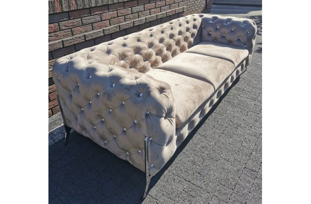 Sofa trzyosobowa pikowana glamour Chesterfield TEO HIGH BLINK 3 - wygodne