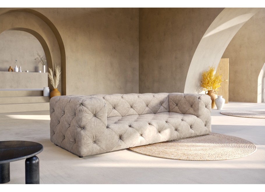 BENTLEY – sofa trzyosobowa pikowana premium Chesterfield w kolorze beżowym - Enjoy New 1