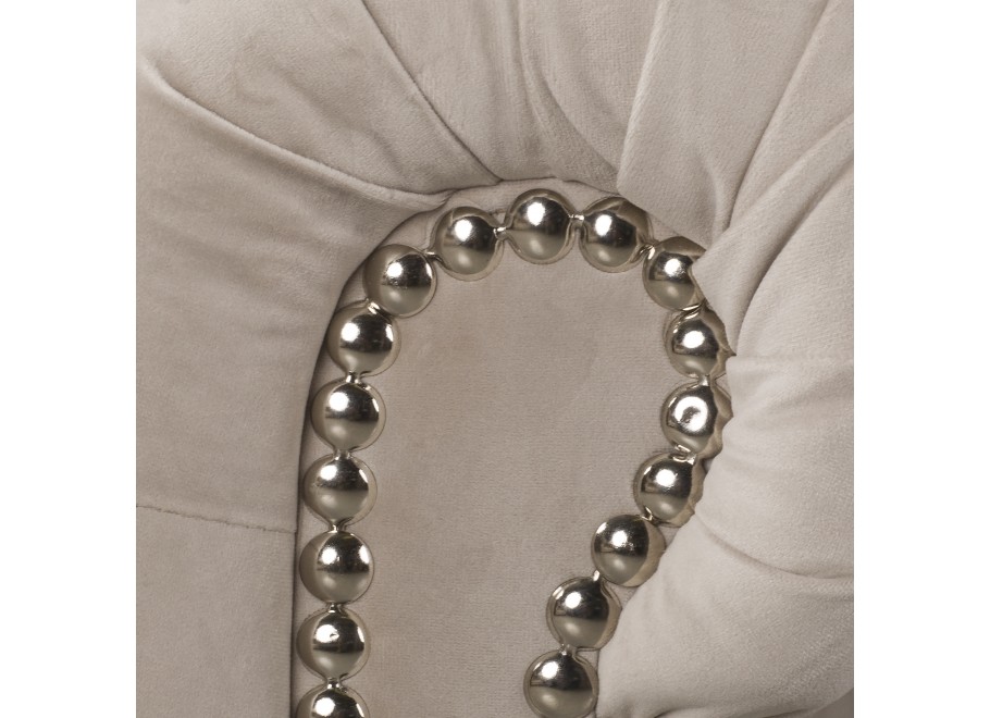 Beżowa sofa dwuosobowa z funkcją spania pikowana Chesterfield FELIX 2 12