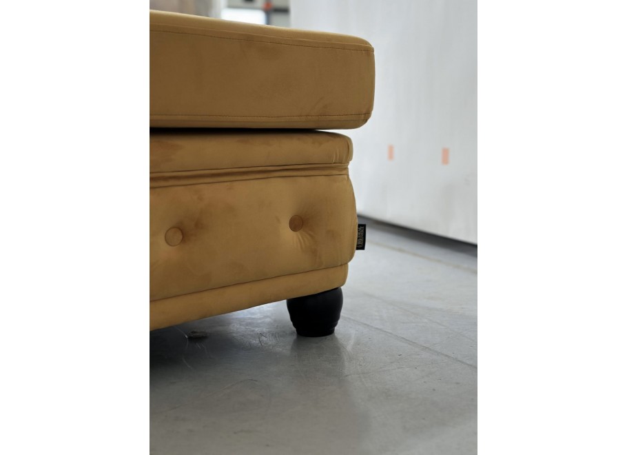 Pufa pikowana Chesterfield Vincent 75x70 tk. Magic Velvet 2215 2