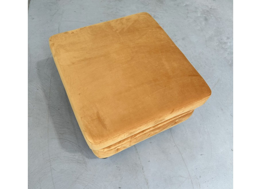 Pufa pikowana Chesterfield Vincent 75x70 tk. Magic Velvet 2215 3