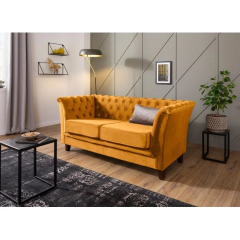 Pikowana sofa musztardowa Chesterfield HASSO 2 - idealna do małego mieszkania