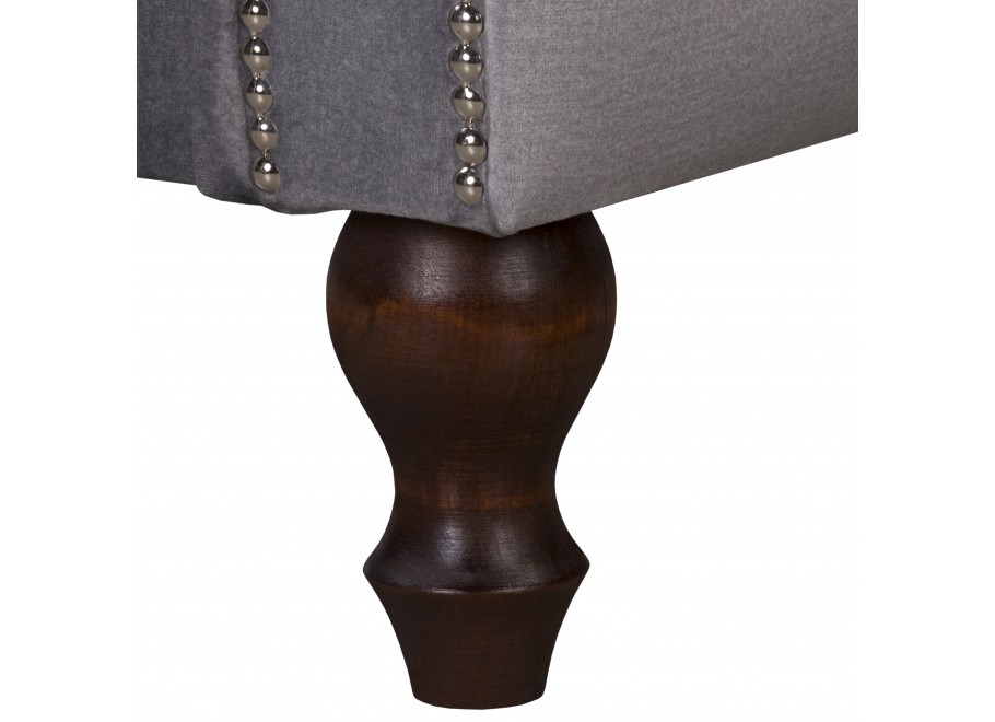 Szara sofa dwuosobowa BOGOTA – wygodna, klasyczna, z pikowaniem Chesterfield 4