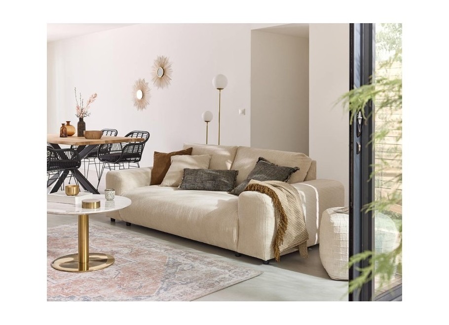 Beżowa sofa Candi z tkaniny sztruksowej – 3-osobowa, kompaktowa, z dekoracyjnymi poduszkami 2