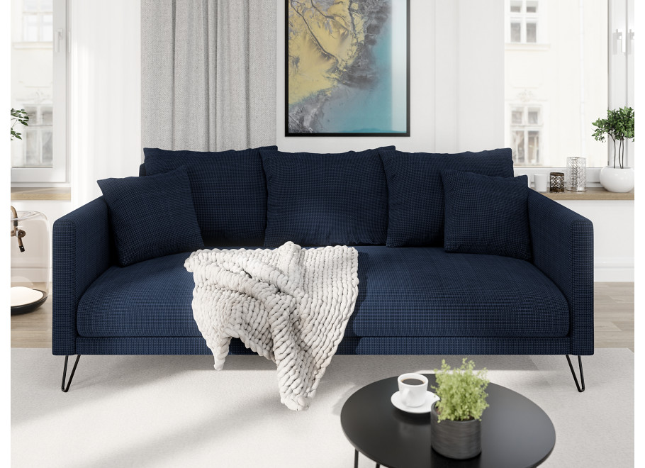 Trzyosobowa sofa granatowa Ovi na wysokich nogach – z wygodnymi poduszkami 3
